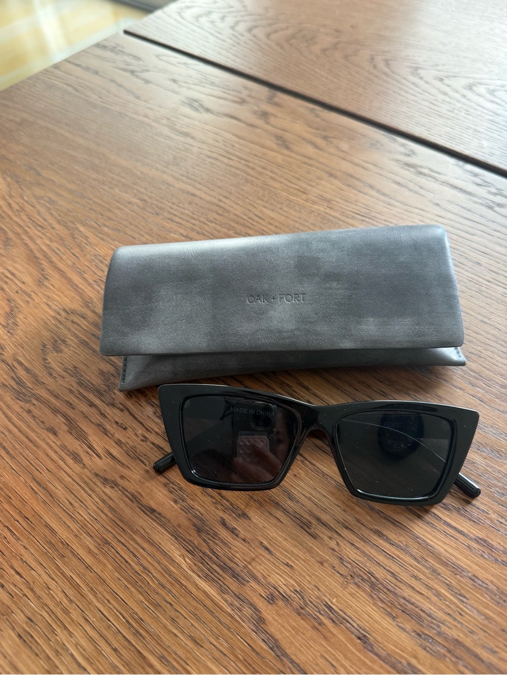 OAK and fort 🕶️ / Tom Ford Black Cat-Eye Inspired Sunglasses with Black Case